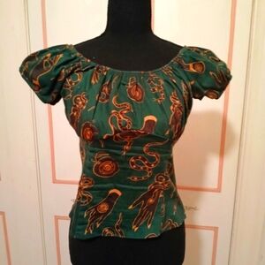 NWOT Pinup Couture Peasant Blouse in Garden of Eden Print- M